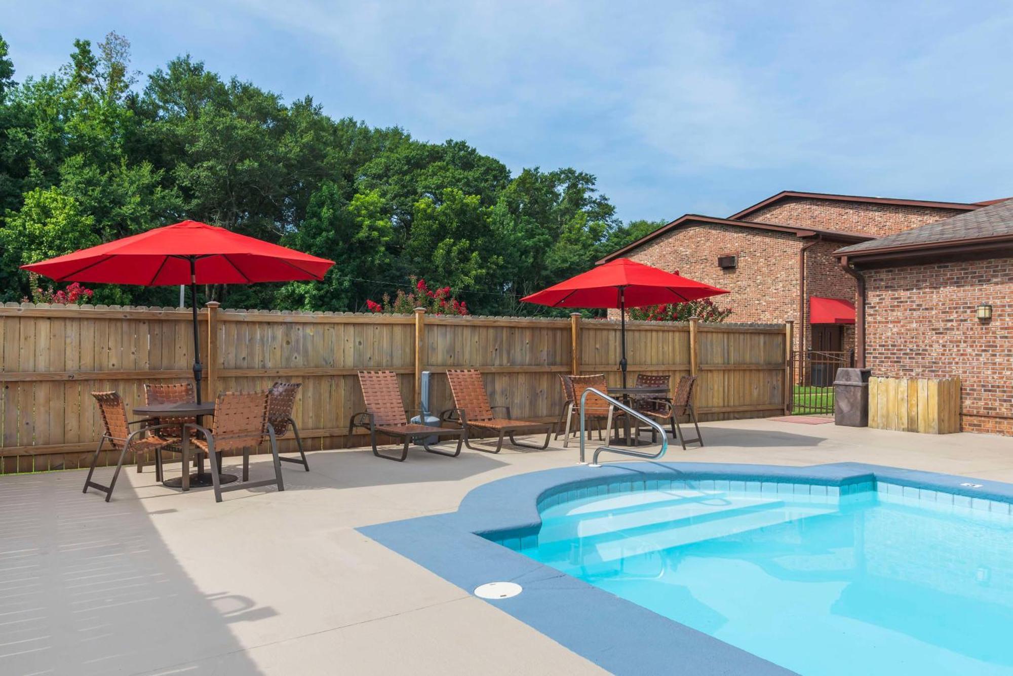 Best Western Auburn/Opelika Inn Exterior photo